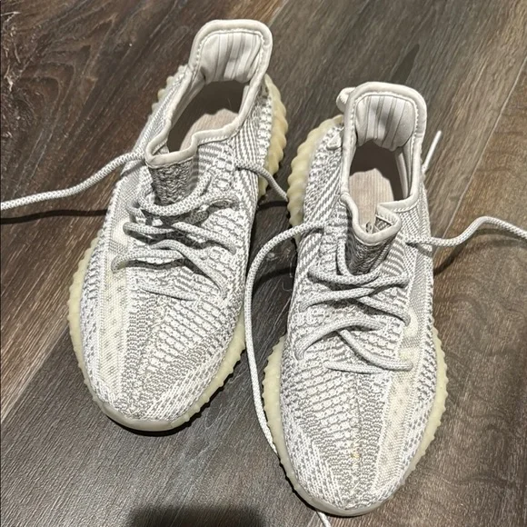 Yeezy Gray and Cream Athletic Shoes ADIDAS YEEZY Boost Men main image 4